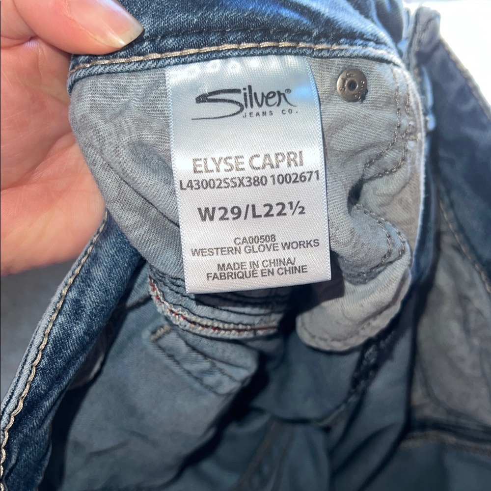 Silver Jeans Women's Distressed Blue Elyse Capris Ankle Jeans Size 29 - Picture 4 of 7